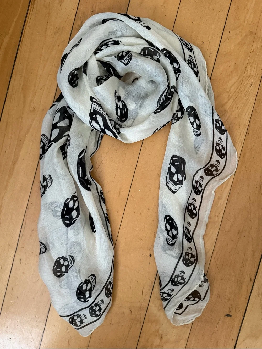 Alexander McQueen Classic Skull Silk Scarf